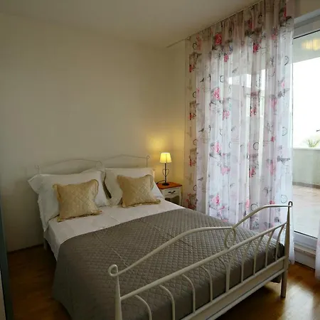 Lucita Apartment *